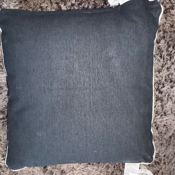 🎃 LUXURY HALLOWEEN THROW PILLOW – NEW W/TAGS 👻 - Picture 3 of 5